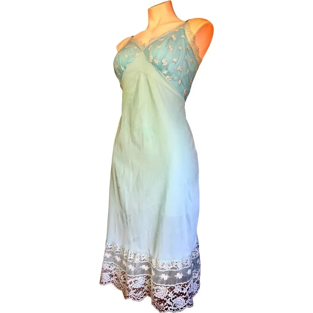 Vintage 1960s Rogers Baby Blue Nylon Tricot Full Slip Embroidered Lace Bodice 40